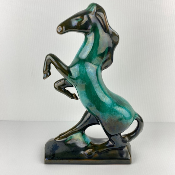 Blue Mountain Horse Medium 12 X 8 inch Vintage Glazed Pottery Figurine Stallion - Picture 1 of 8